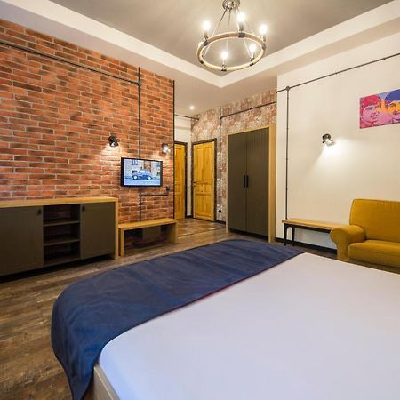 Self Check-In Apartments Near Landscape Alley Київ Екстер'єр фото