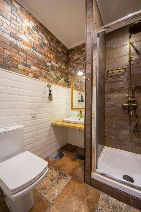 Self Check-In Apartments Near Landscape Alley Київ Екстер'єр фото